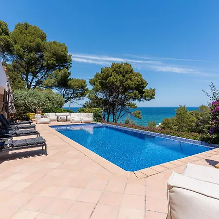 La Isla Villa *